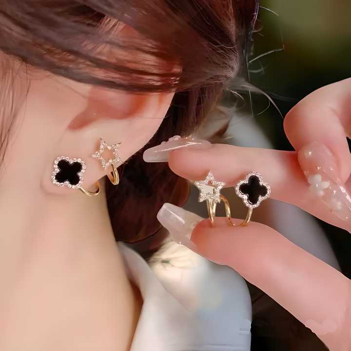 Korean Earrings : Vibrato live four leaf Clover