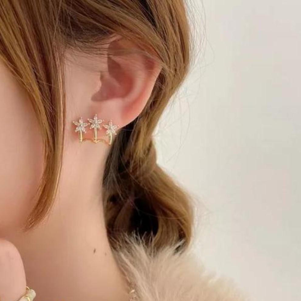 Korean Earrings : Gold Plated Stud